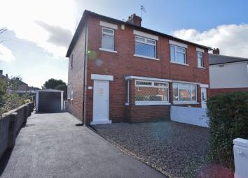 Semi-detached house For Sale in Knottingley