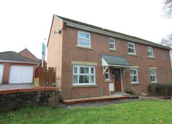 3 Bedroom Semi-detached house to rent
