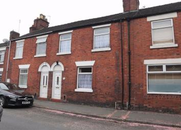 Terraced house For Sale in Leek