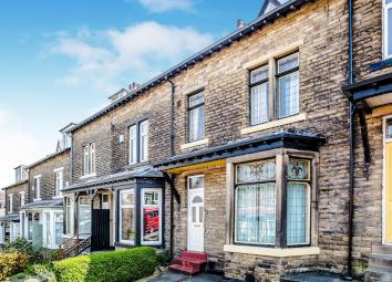 Terraced house For Sale in Shipley