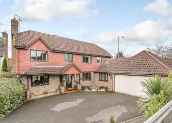 Detached house For Sale in Southam