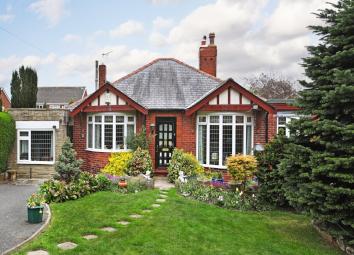 Detached bungalow For Sale in Wakefield