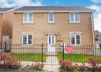 Detached house For Sale in Pontyclun