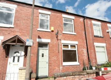 Terraced house To Rent in Sale