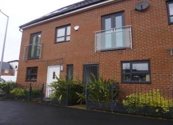 Town house To Rent in Salford