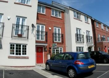 Town house To Rent in Warrington
