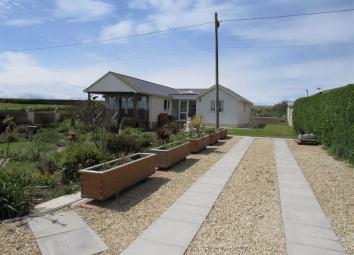 Detached bungalow For Sale in Burnham-on-Sea