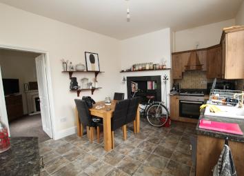 End terrace house To Rent in Todmorden
