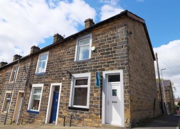 Terraced house For Sale in Colne