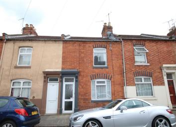 Terraced house For Sale in Northampton