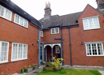Terraced house For Sale in Trowbridge