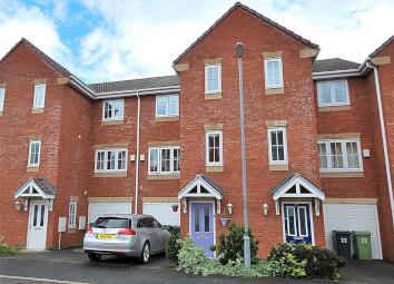 Town house For Sale in Mirfield