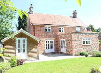 Detached house To Rent in Hungerford