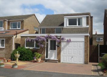 Detached house For Sale in Warwick