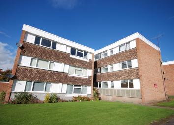 Flat To Rent in Warwick