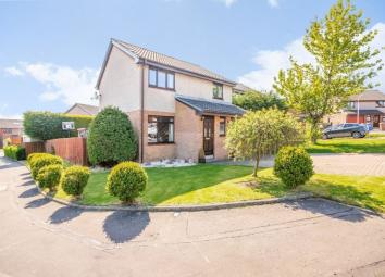 Detached house For Sale in Dunfermline