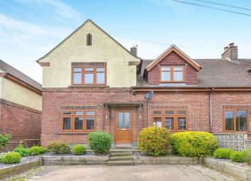 Semi-detached house For Sale in Ripley