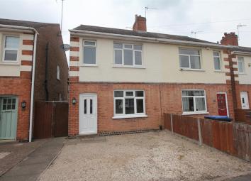 Semi-detached house For Sale in Hinckley