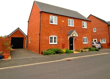 Detached house For Sale in Evesham