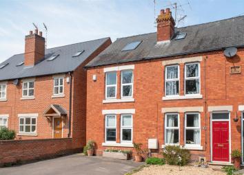 End terrace house For Sale in Loughborough