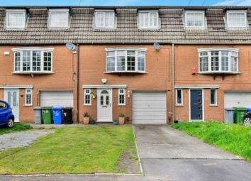 Terraced house For Sale in Altrincham