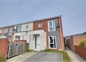 Semi-detached house To Rent in Southport