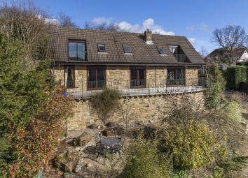 4 Bedroom Detached house to rent