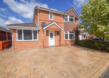 Detached house For Sale in Ellesmere Port