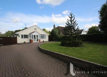 Detached bungalow For Sale in Redditch