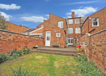 Town house For Sale in Rugby
