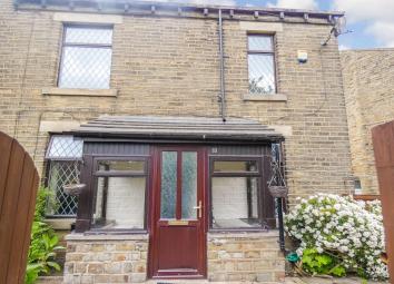 Terraced house For Sale in Brighouse