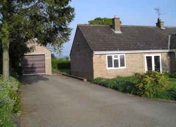 Semi-detached bungalow To Rent in York