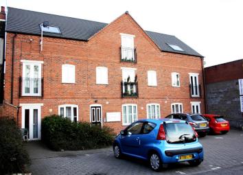 Flat For Sale in Hinckley