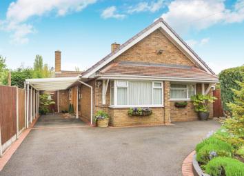 Detached bungalow For Sale in Cannock
