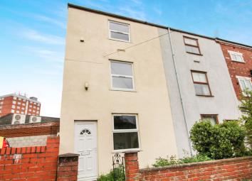 End terrace house For Sale in Kidderminster
