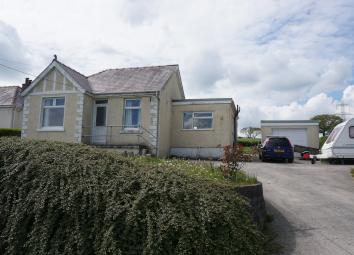 Detached bungalow For Sale in Llanelli