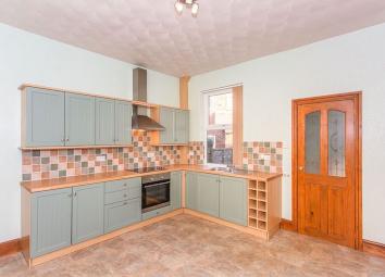 Terraced house To Rent in Normanton