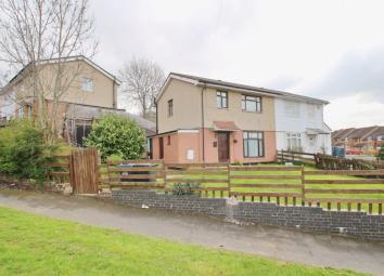 Semi-detached house For Sale in Rugby