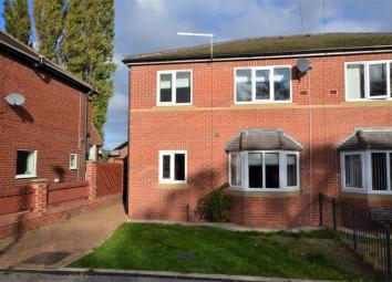Town house To Rent in Castleford