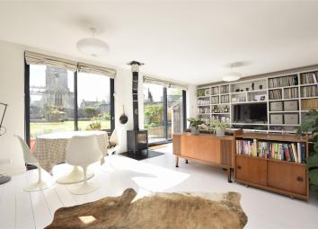 Semi-detached bungalow For Sale in Bath