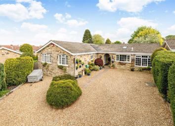 Detached bungalow For Sale in Knaresborough