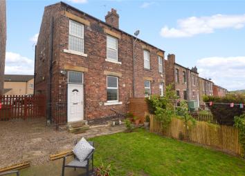 Terraced house For Sale in Dewsbury