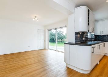 Bungalow To Rent in Bath