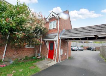 Semi-detached house For Sale in Oldham