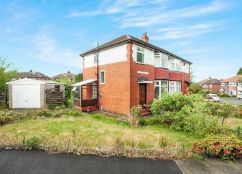 Semi-detached house For Sale in Hyde