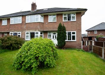 Flat For Sale in Lymm