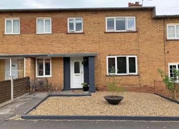 Terraced house For Sale in Stone