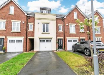 Town house For Sale in Prescot