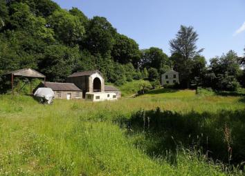 Farmhouse For Sale in Hyde