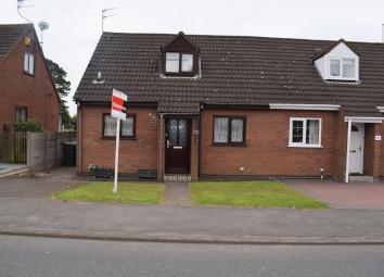 Semi-detached bungalow For Sale in Nuneaton